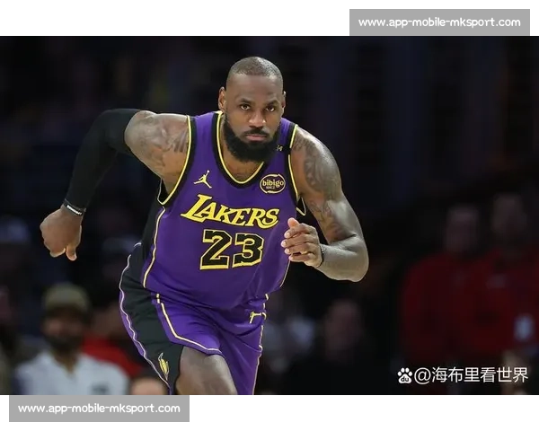 詹姆斯生涯两次替补背后的故事：兄弟情谊与伤病管理的双重见证