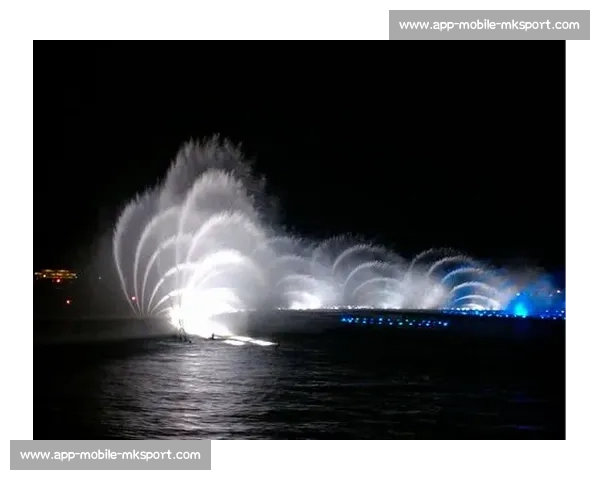 夜骑西湖：杭州青年的浪漫通勤美学