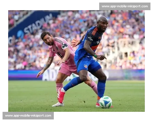 巴黎 4-0 碾压迈阿密！刘建宏激情解说：内维斯双响 + 阿什拉夫破门，梅西领衔的迈阿密遭遇重创！